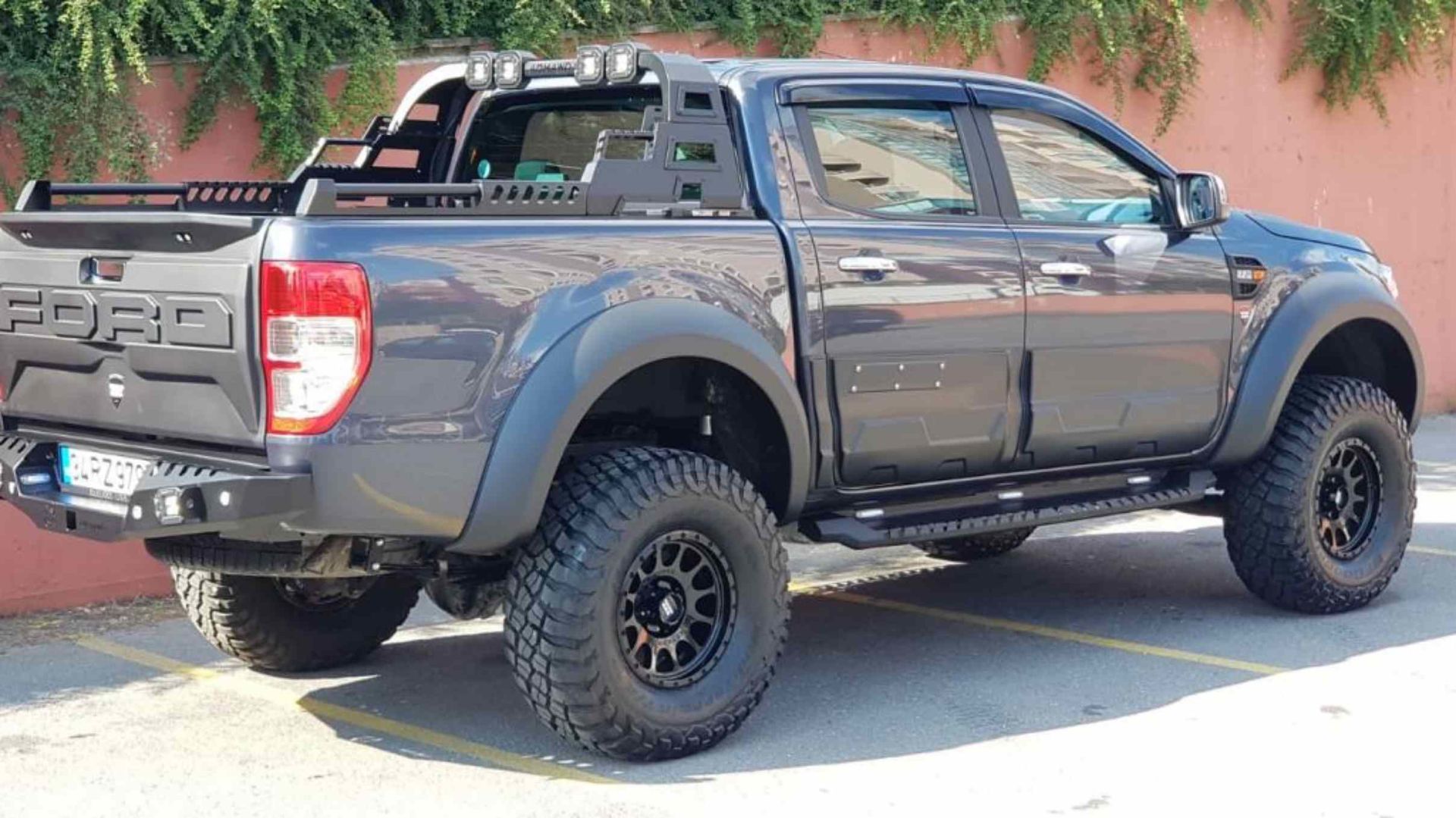 Ford Ranger T7 arka bagaj kaplaması yazılı 2015+ sonrası modeller