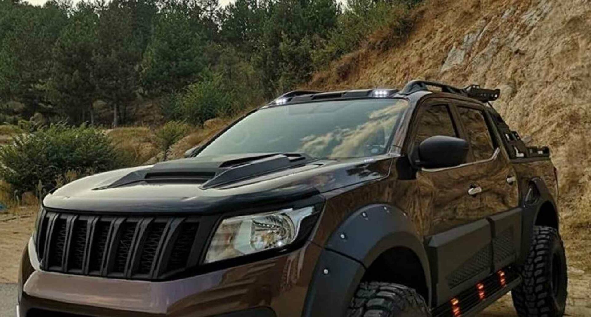 Nissan Navara Moonvisör Beyaz Işık 2016+ sonrası modeller
