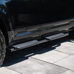 Land Rover Defender 110 siyah yan basamak 2020 sonrası oem model