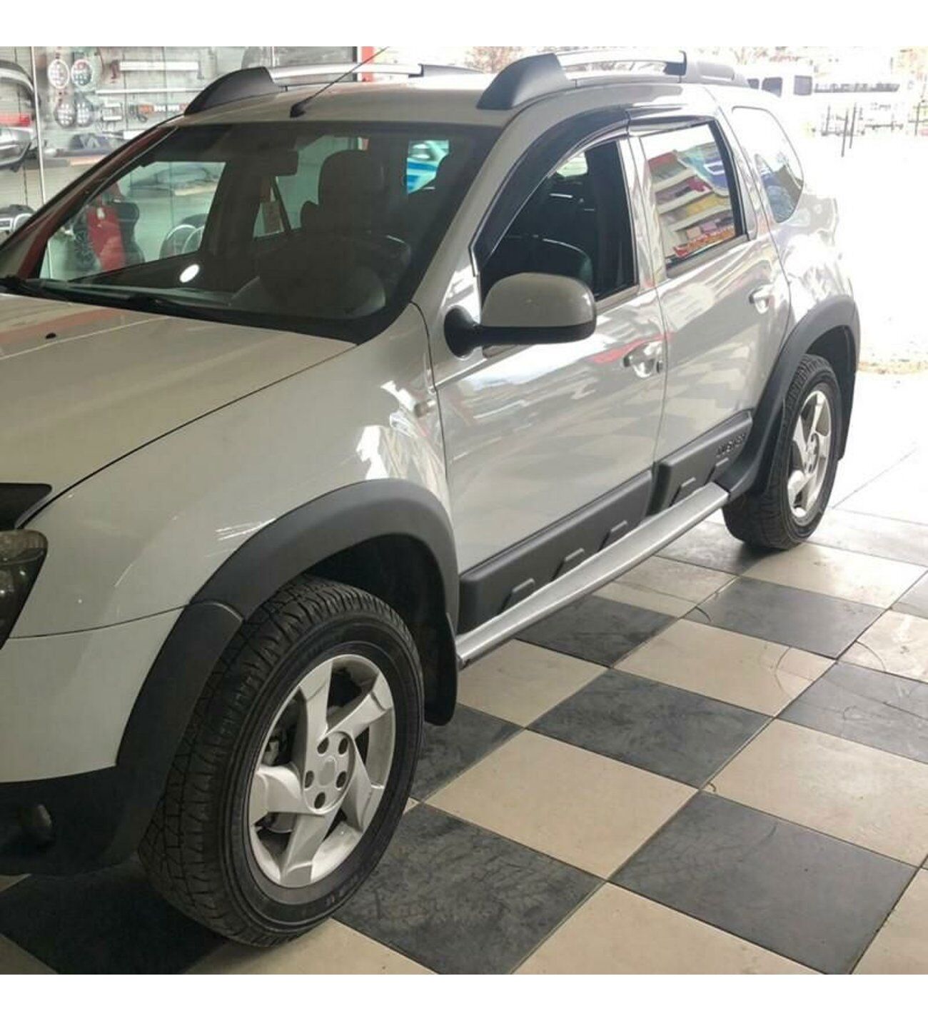 Dacia duster dodik ve kapı koruma çamurluk kaplama plastik 2010-2018 Arası modeller