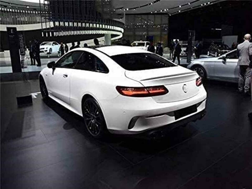 Mercedes E serisi w213 coupe boyalı spoiler 2017-2020 arası modeller (Pianoblack)