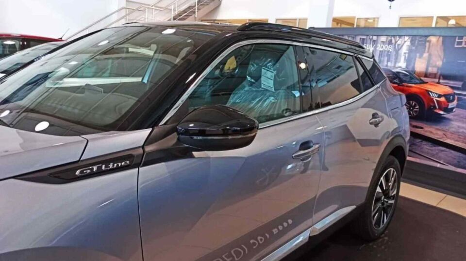 Peugeot 2008 Cam Çerçevesi 12 parça Krom Nikelajı 2020 sonrası