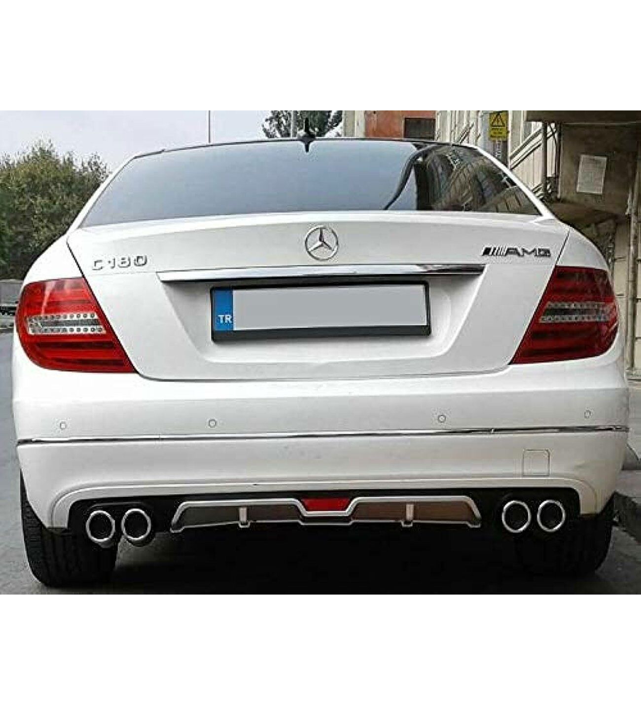 Mercedes w204 c180 uyumlu üniversal difüzör Siyah 2007-2013 arası