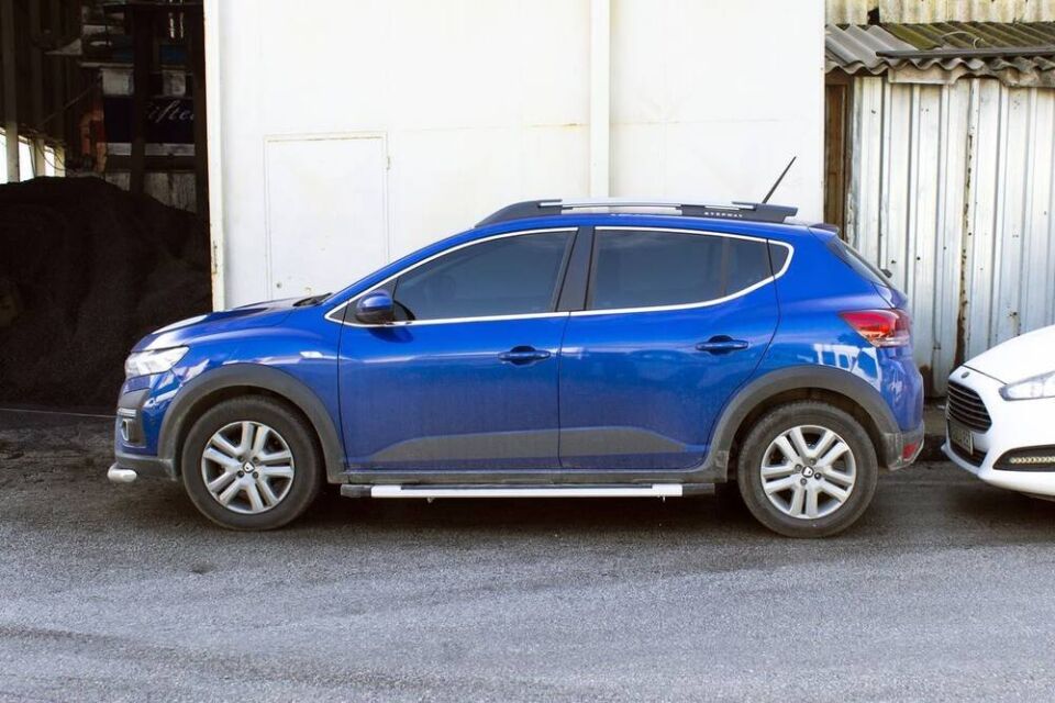 Dacia Sandero Stepway Krom Cam Çerçevesi TamTur 2020+ Uyumlu