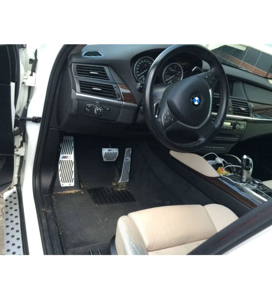 Bmw Otomatik Pedal Seti Vidalı Logolu