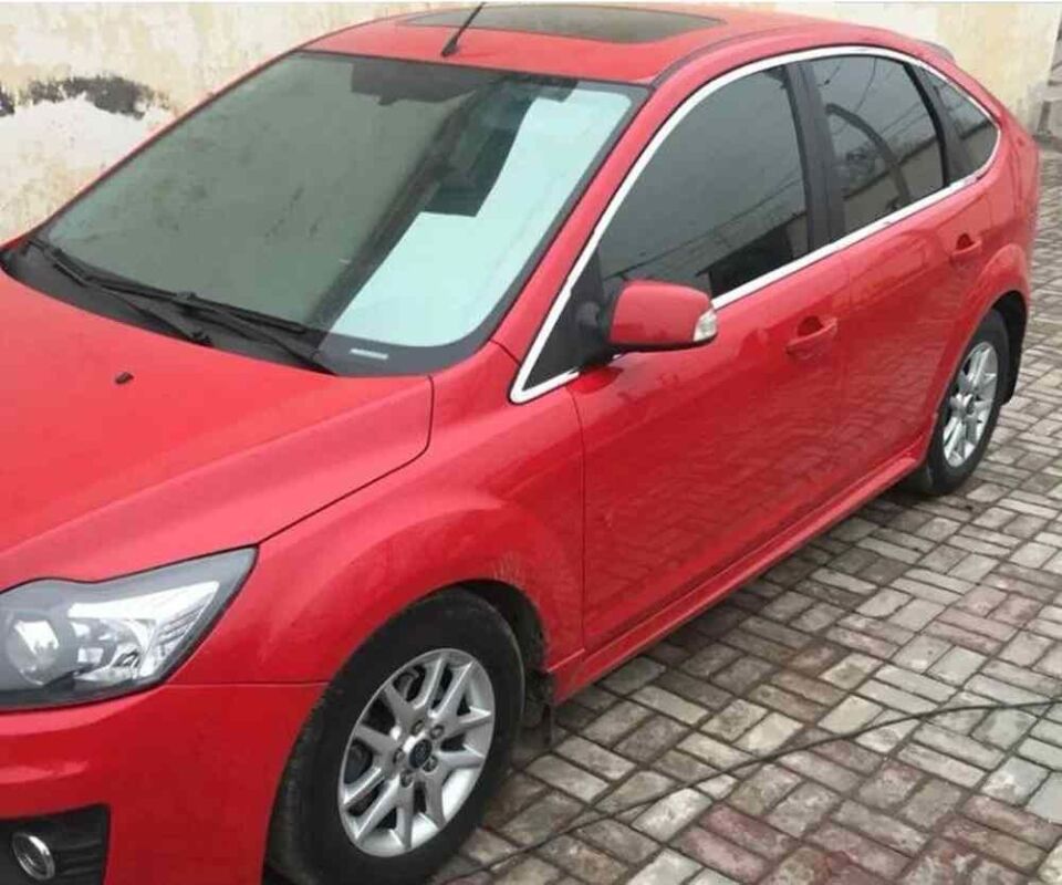 Ford Focus 2 Hb Parlak Siyah Cam Çerçeve Çıtası 2005-2011 arası