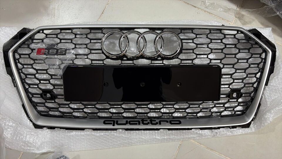 Audi A5 Rs5 Ön Panjur Gri Çerceve Piano Black 2017-2019 Arası Uyumlu