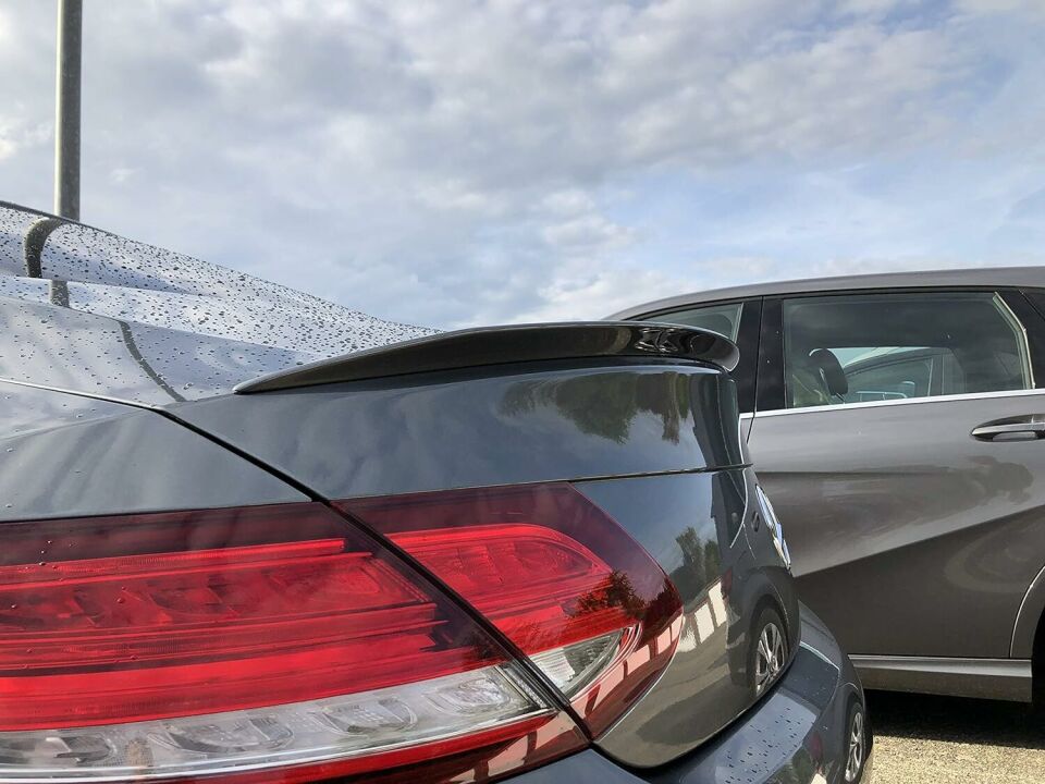 Mercedes w205 coupe boyalı spoiler (Pianoblack) 2015-2021 arası
