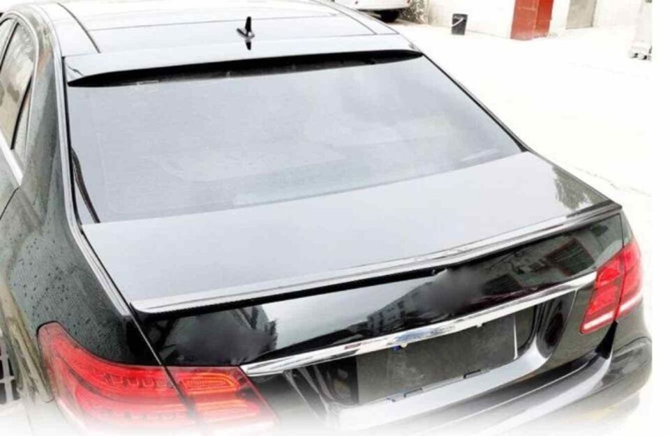Mercedes w212 boyalı (Pianoblack) spoiler 2010-2016 arası