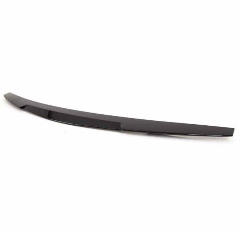 Audi A4 M4 boyalı spoiler (Pianoblack) 2012 sonrası