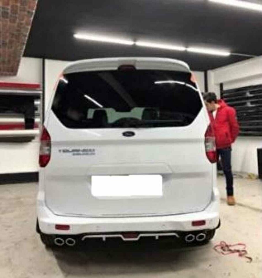 Ford Courier uyumlu üniversal difüzör Siyah 2014 sonrası